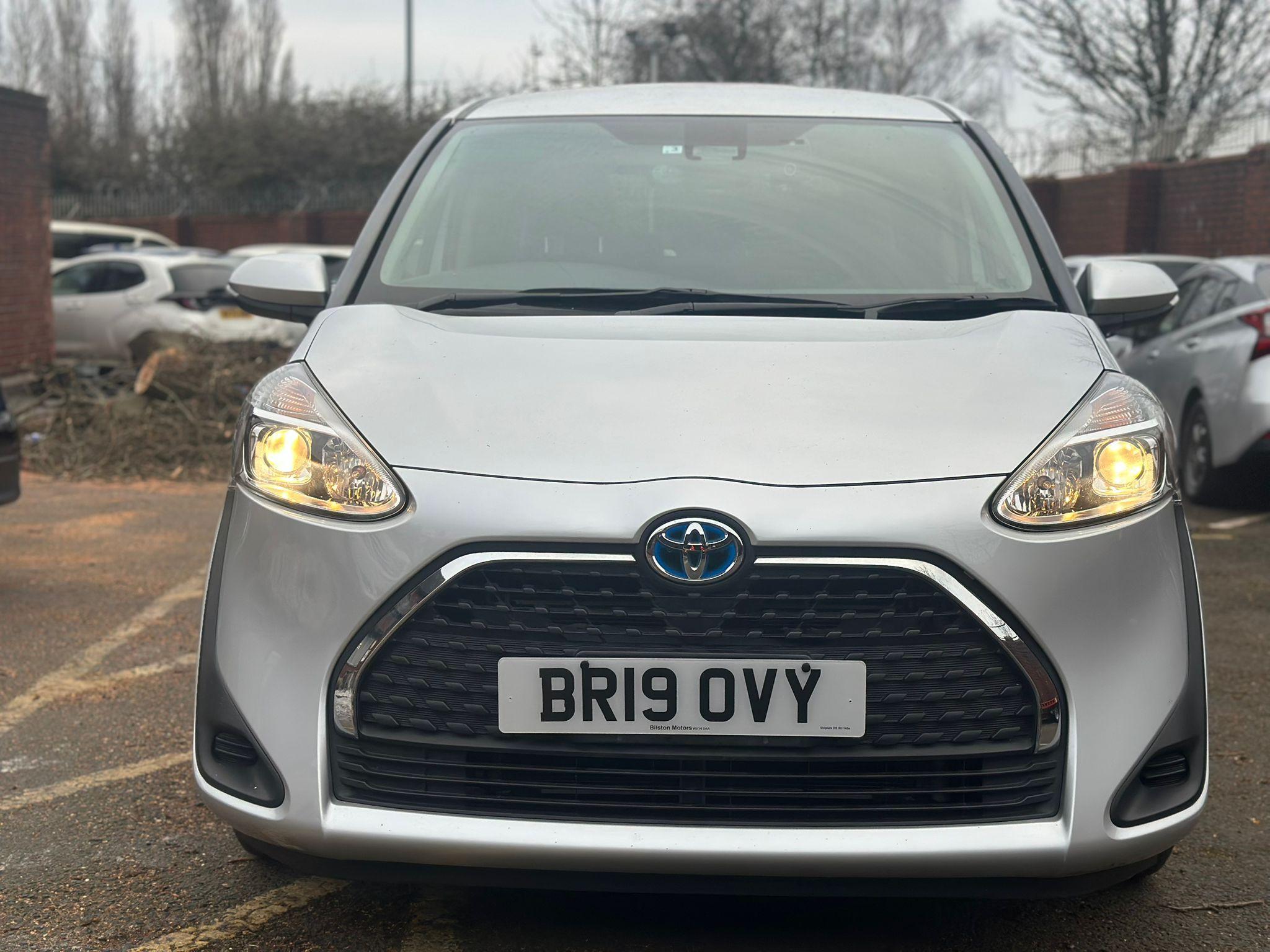 Toyota **SOLD** Sienta - Hybrid 1.5 VVhT CVT 5dr 7 Seats Image